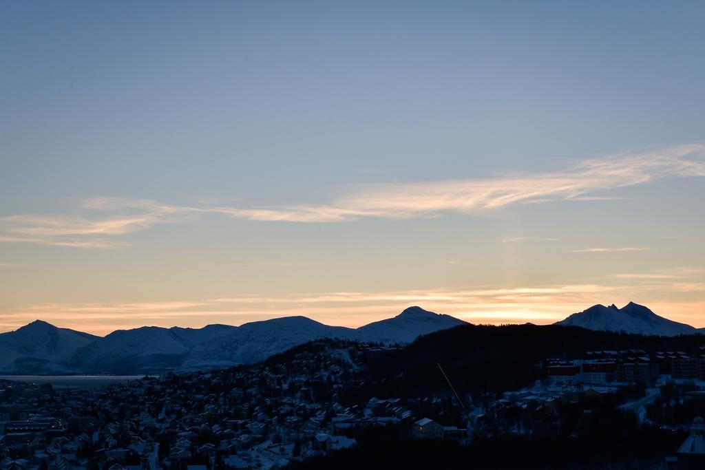 Pingvinhotellet Unn Tromso Exterior photo